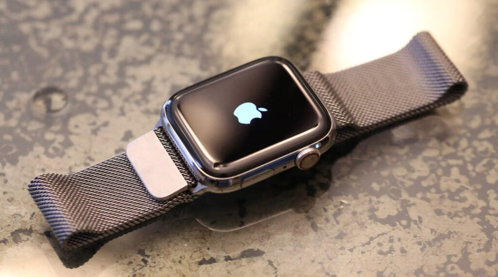Best Fathers Day Gift Ideas- Apple watch