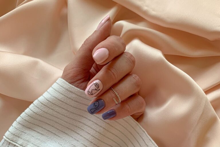 press on nails- feature